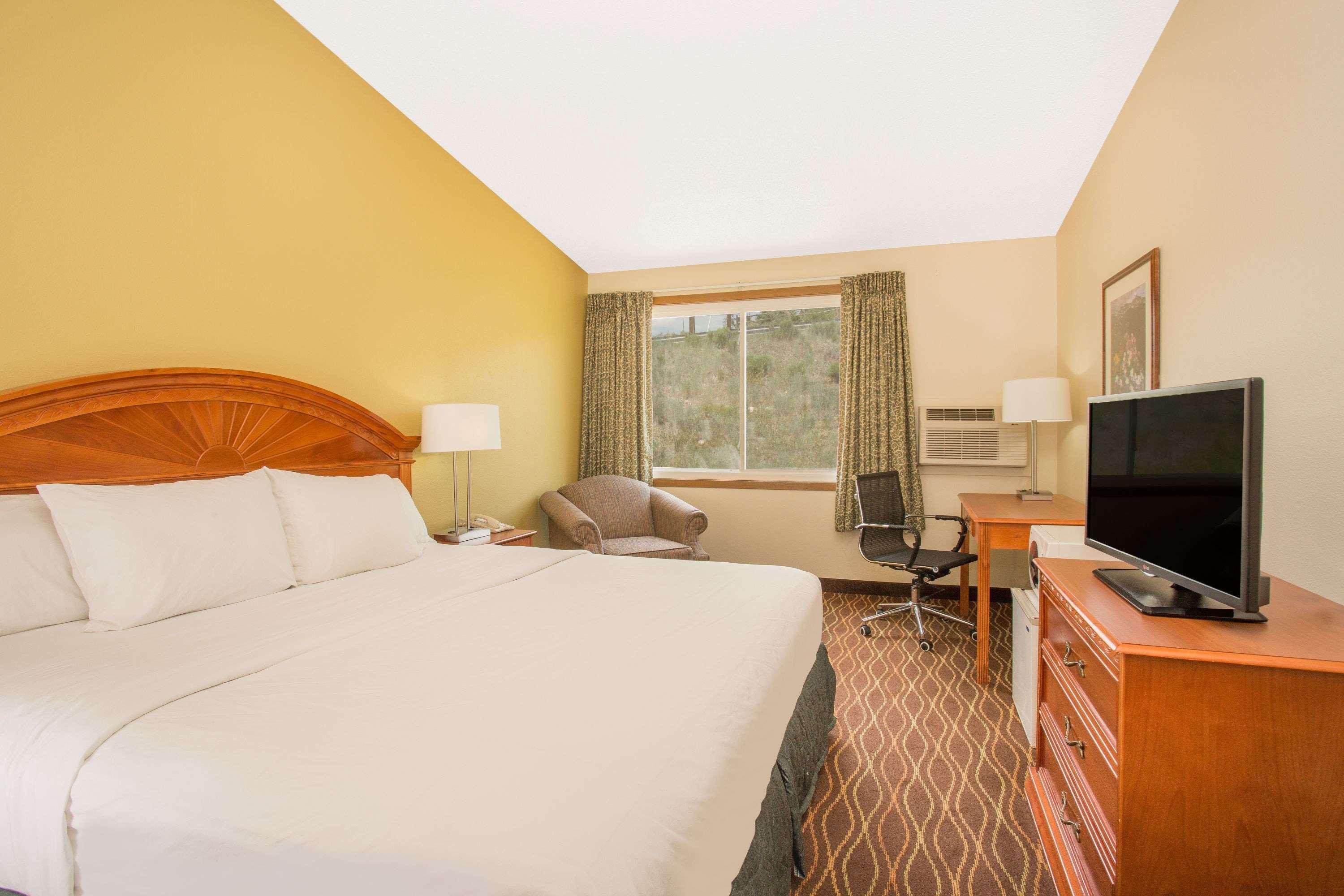 Days Inn By Wyndham Silverthorne Exterior photo